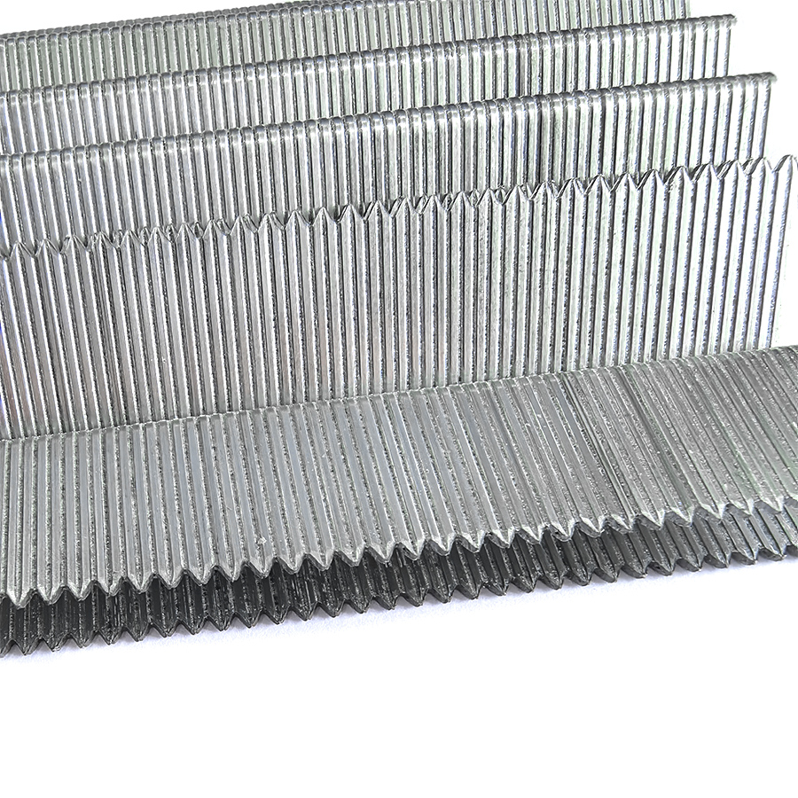 Zszywki z wąskimi koronami, rozbieżne, 18 Gauge 9025DP i średnicy 1/4 cala
