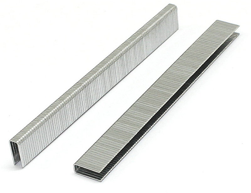 4j polsterējuma skavas